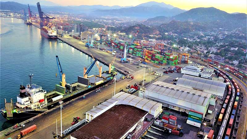 CIIT busca equipamiento portuario para contenedores por $1.000 millones