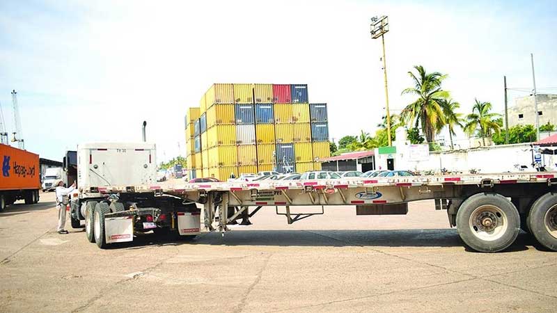 Aumenta movimiento de carga en Mazatlán