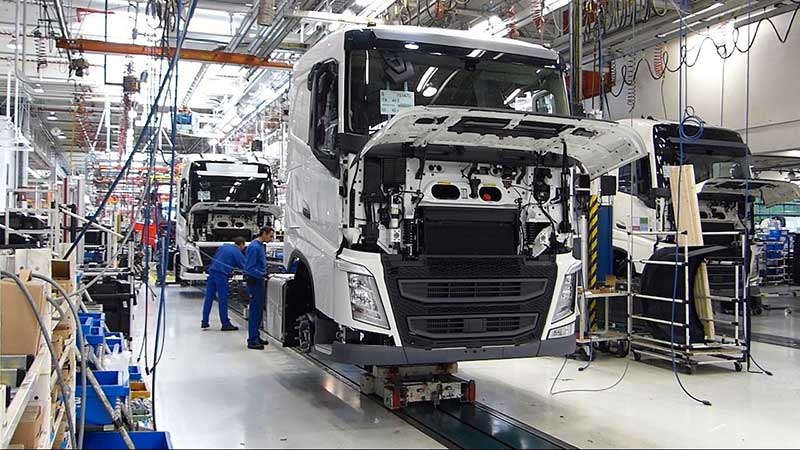 Exportación de camiones cayó 11.3% en septiembre por falta de chips