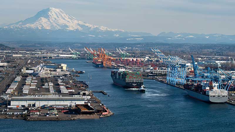 Congested US ports try 'carrots' and 'sticks' to ease problem of stranded boxes