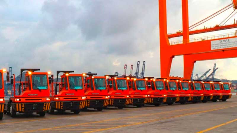 Contecon Manzanillo de México incorpora dos grúas RTG y amplía su flota de tractores portuarios