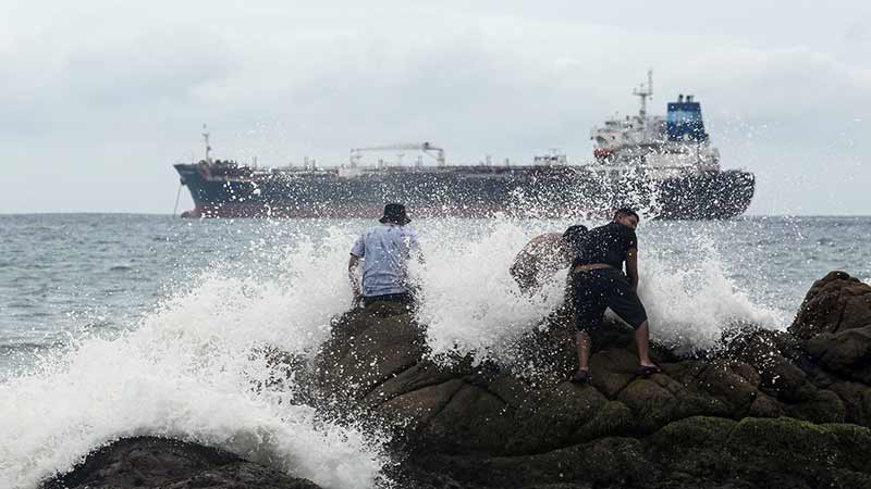 Cierran puertos en Guerrero por Huracán Agatha categoría 2