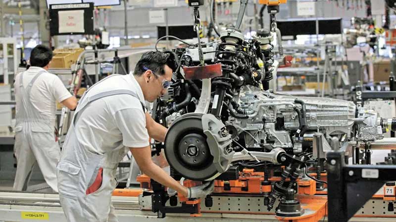 México adelanta en exportaciones pero retrocede en ensamble automotor