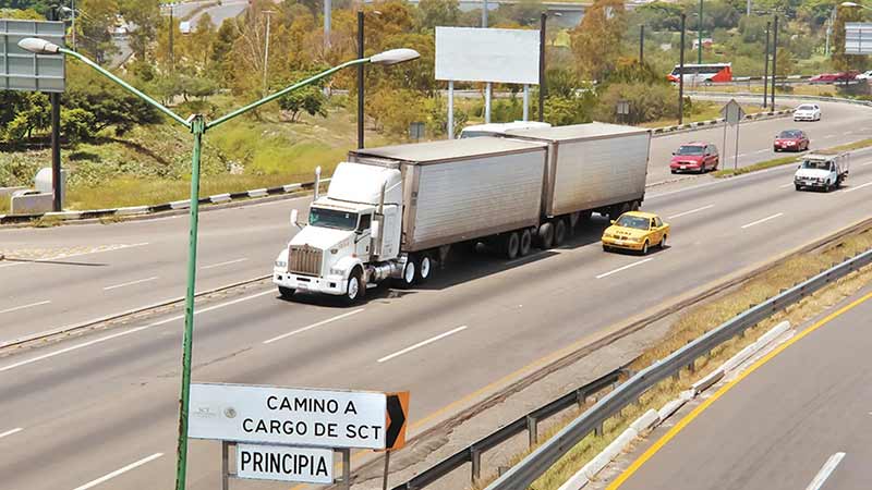 Canacar y ANTP piden paraderos seguros para conductores