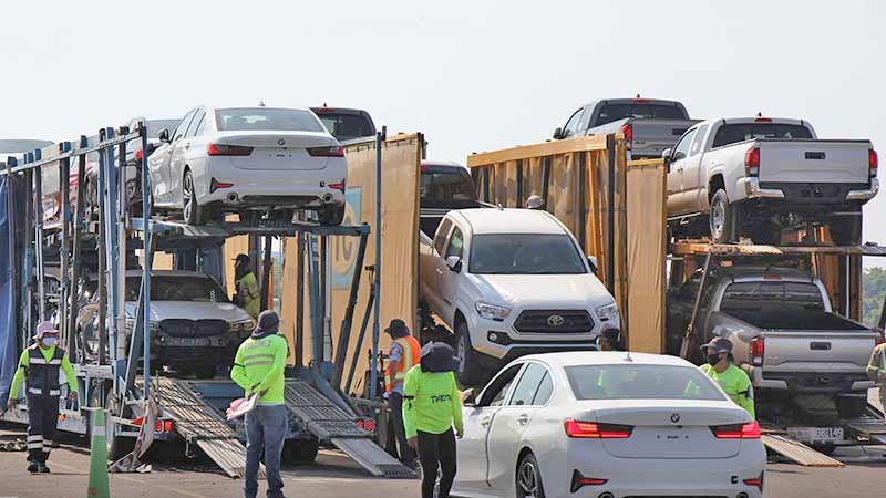 Crece Lázaro Cárdenas 40 por ciento en manejo de carga automotriz