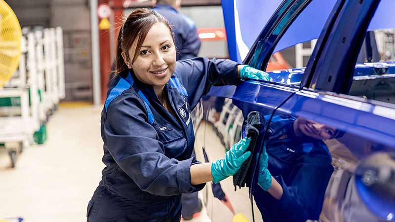 BMW invertirá 865 millones de dólares en San Luis Potosí para producir baterías y autos eléctricos