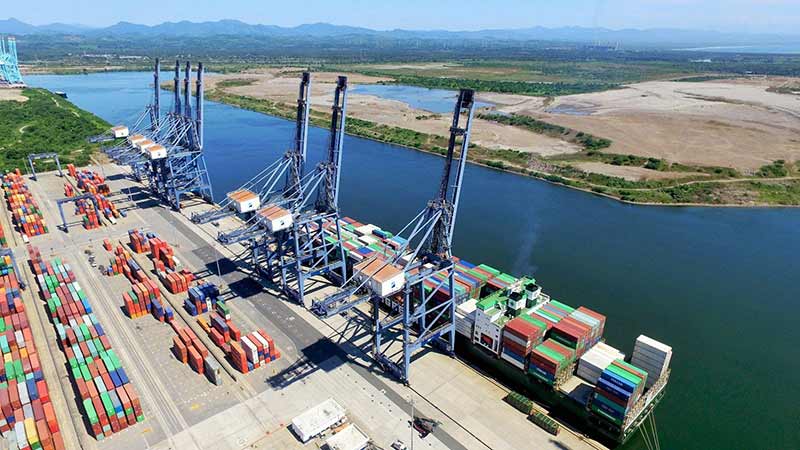 Puerto de Lázaro Cárdenas, en México, impulsado por una fuerte inversión privada y la ASIPONA