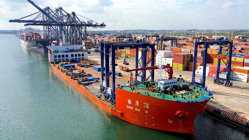 Hutchison Ports suma tres grúas eléctricas en su operación en Veracruz