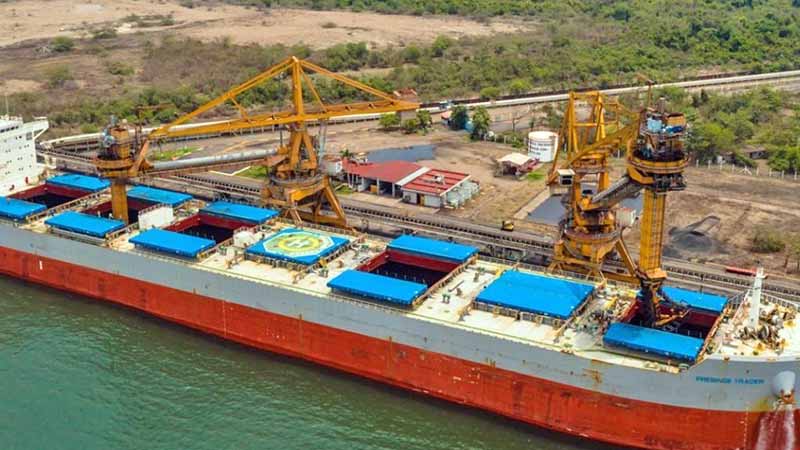 Puerto Lázaro Cárdenas ve crecimiento del 3% en manejo de carga total en enero